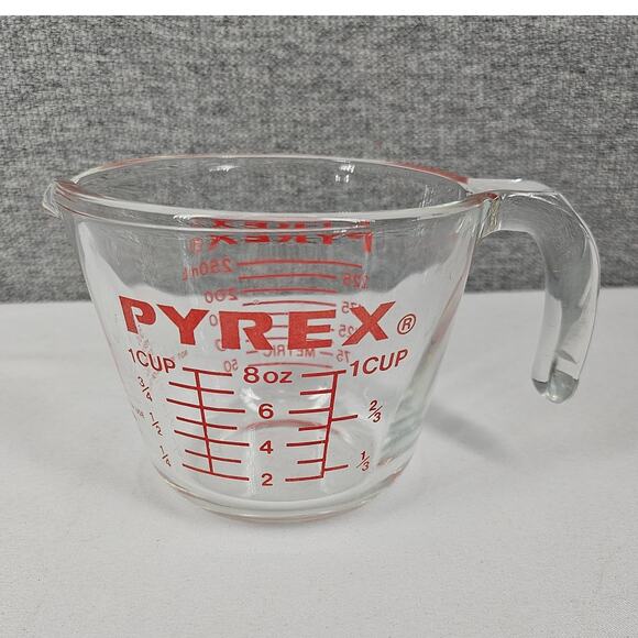 VTG PYREX 508 GLASS MEASURING CUP – 1 CUP / 8OZ – RED LETTERING – OPEN J HANDLE - Picture 2 of 5